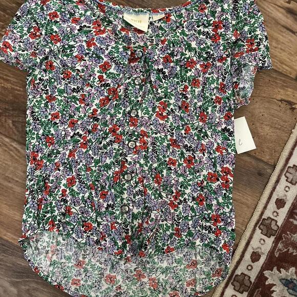 Maeve Anthropologie floral short sleeve button-up top with V-neckline and collar - Picture 4 of 4